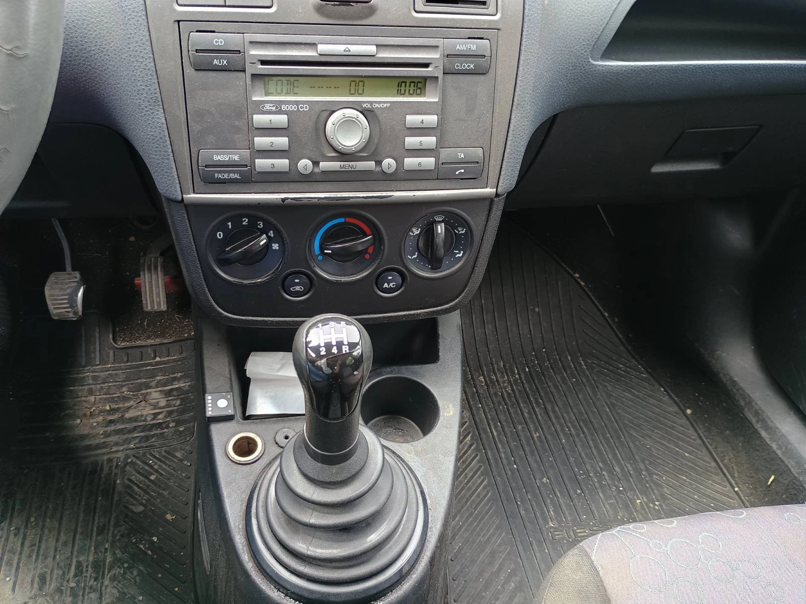Ford Fiesta  - изображение 7