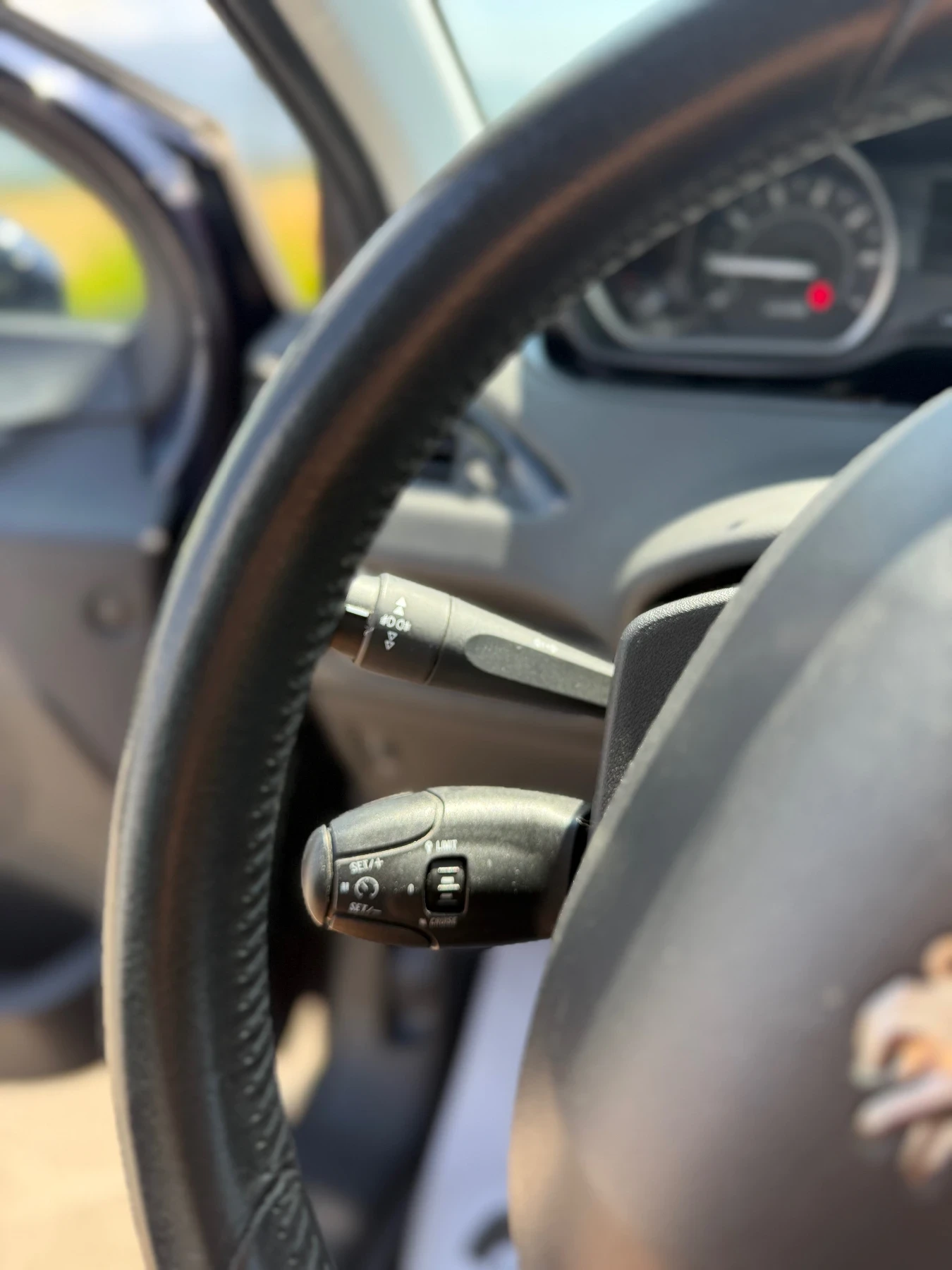 Peugeot 208 1.2I EURO6B * KTEO* *  | Mobile.bg   12