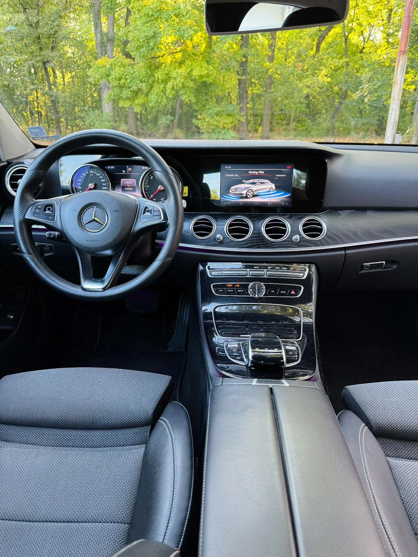 Mercedes-Benz E 220  - изображение 8