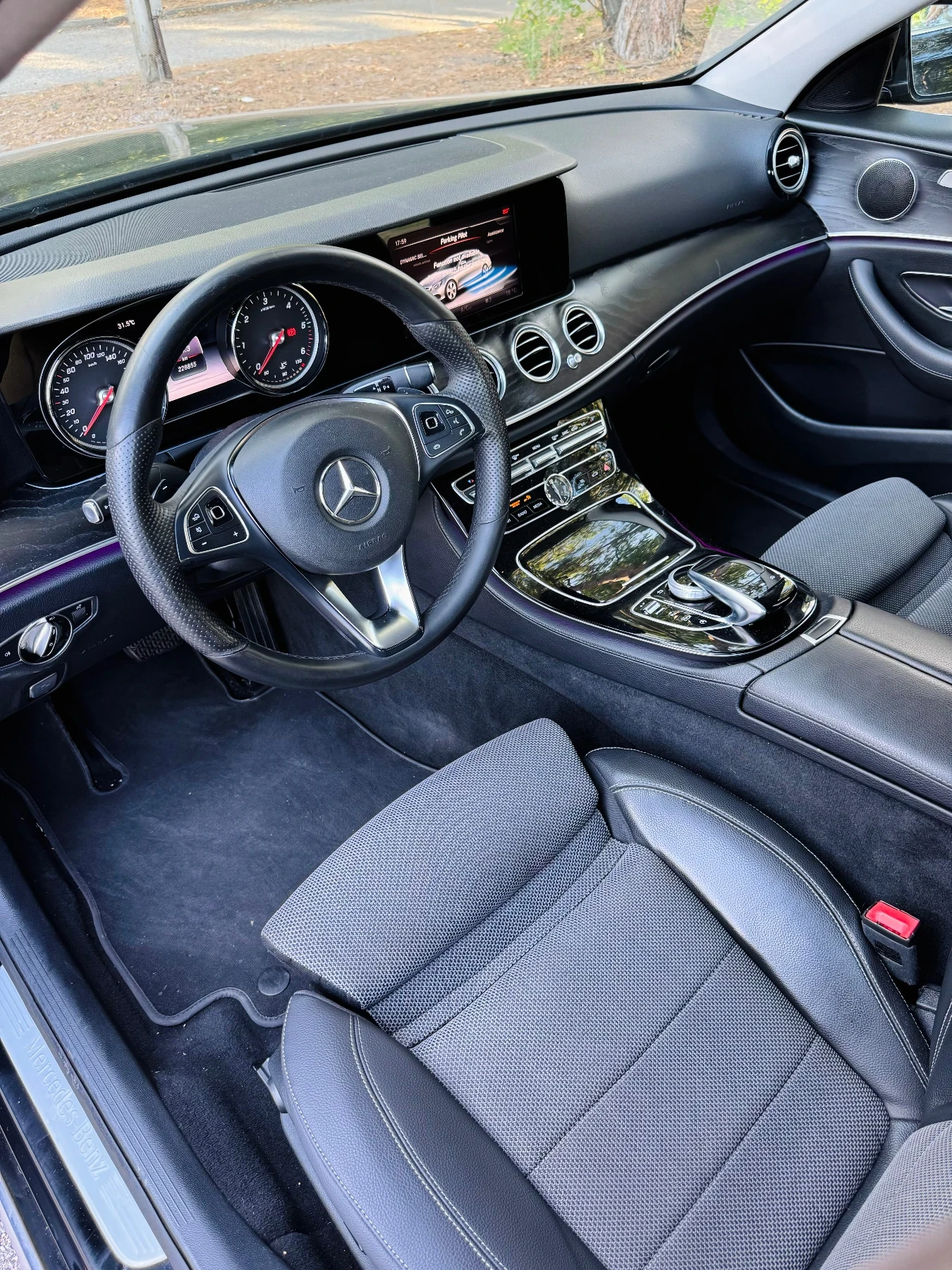 Mercedes-Benz E 220  - изображение 6