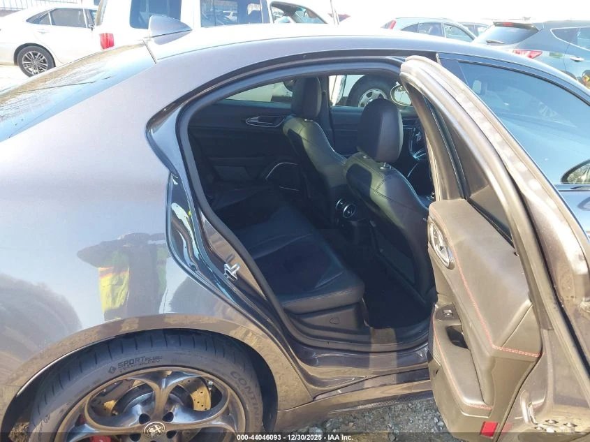 Alfa Romeo Giulia 2017 ALFA ROMEO GIULIA QUADRIFOGLIO RWD | Mobile.bg � ����������� 11