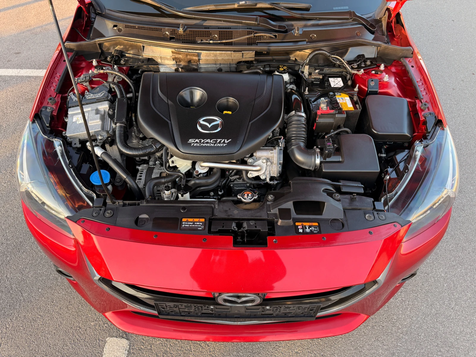 Mazda 2 1.5D* NAVI* KEYLESS* EURO6* , снимка 14 - Автомобили и джипове - 53822812