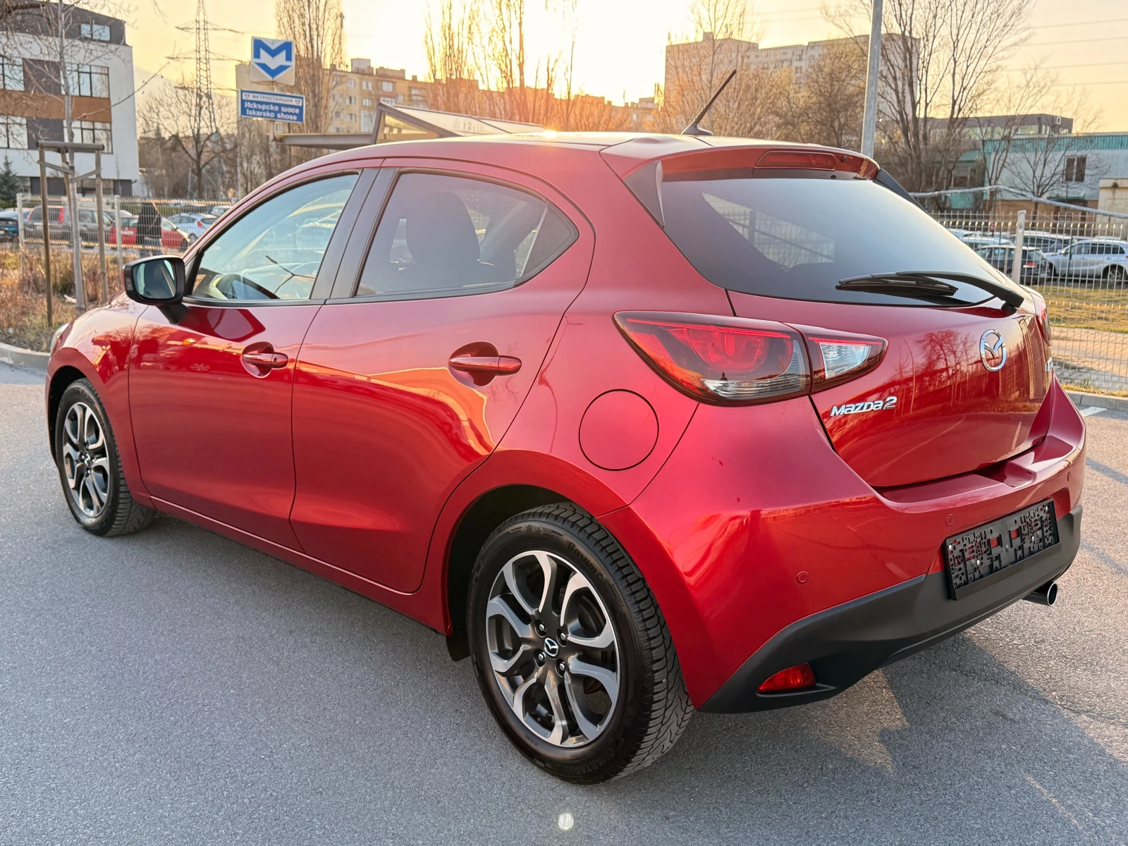 Mazda 2 1.5D* NAVI* KEYLESS* EURO6* , снимка 6 - Автомобили и джипове - 53822812