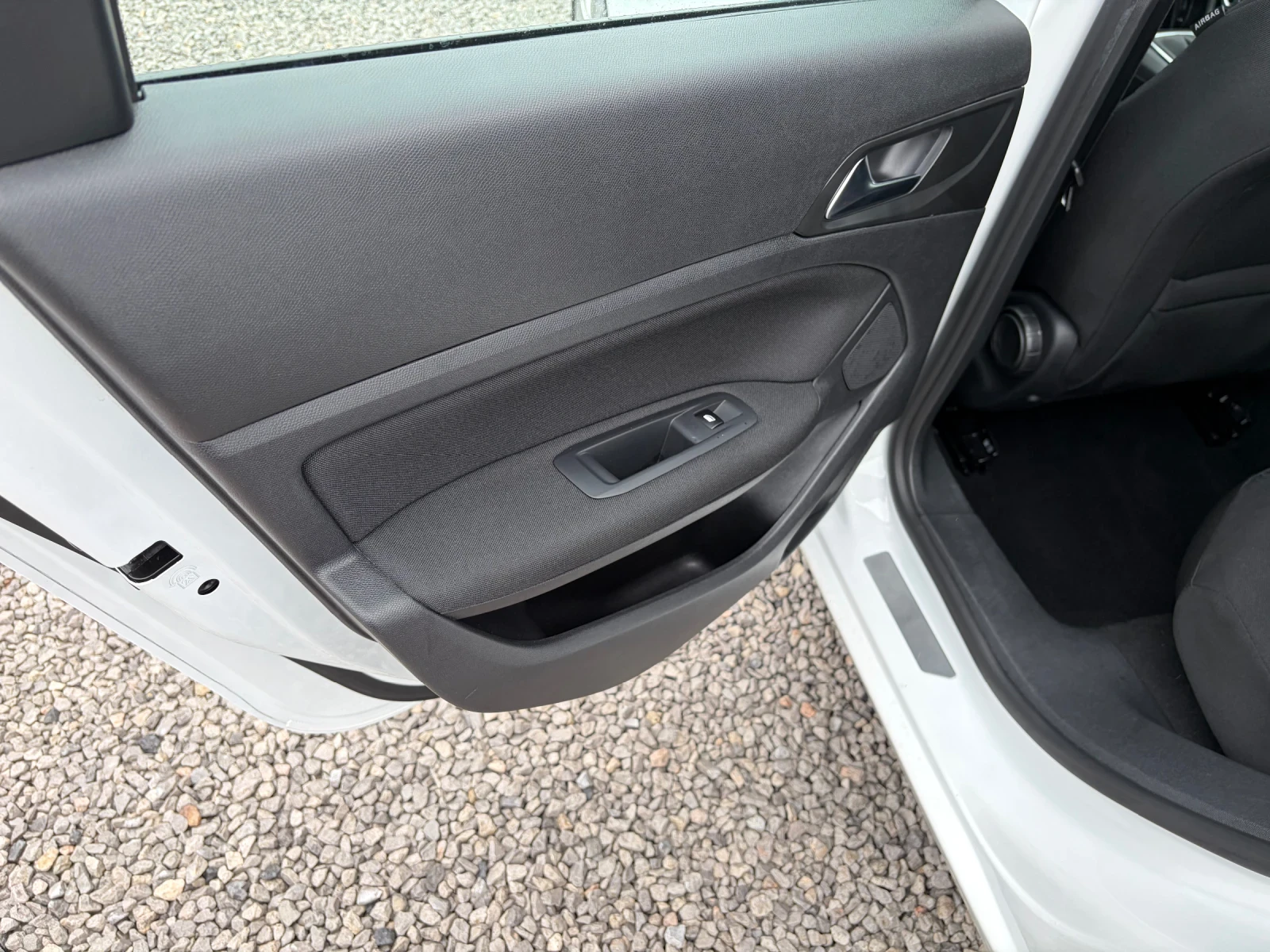 Peugeot 308 1.6HDI-120k.c, снимка 14 - Автомобили и джипове - 53975114