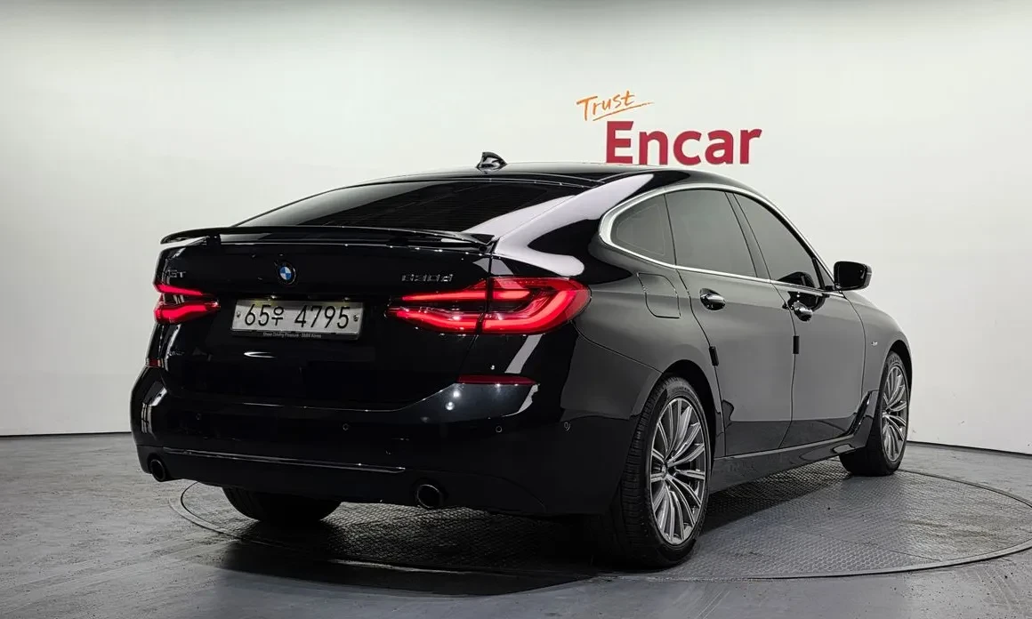 BMW 6 GT 30D xDrive / DIGITAL / ОБДУХ / HUD / PANO / 360, снимка 2 - Автомобили и джипове - 54635784