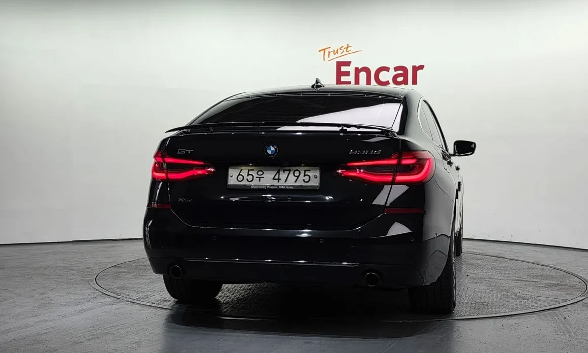 BMW 6 GT 30D xDrive / DIGITAL / ОБДУХ / HUD / PANO / 360, снимка 4 - Автомобили и джипове - 54635784
