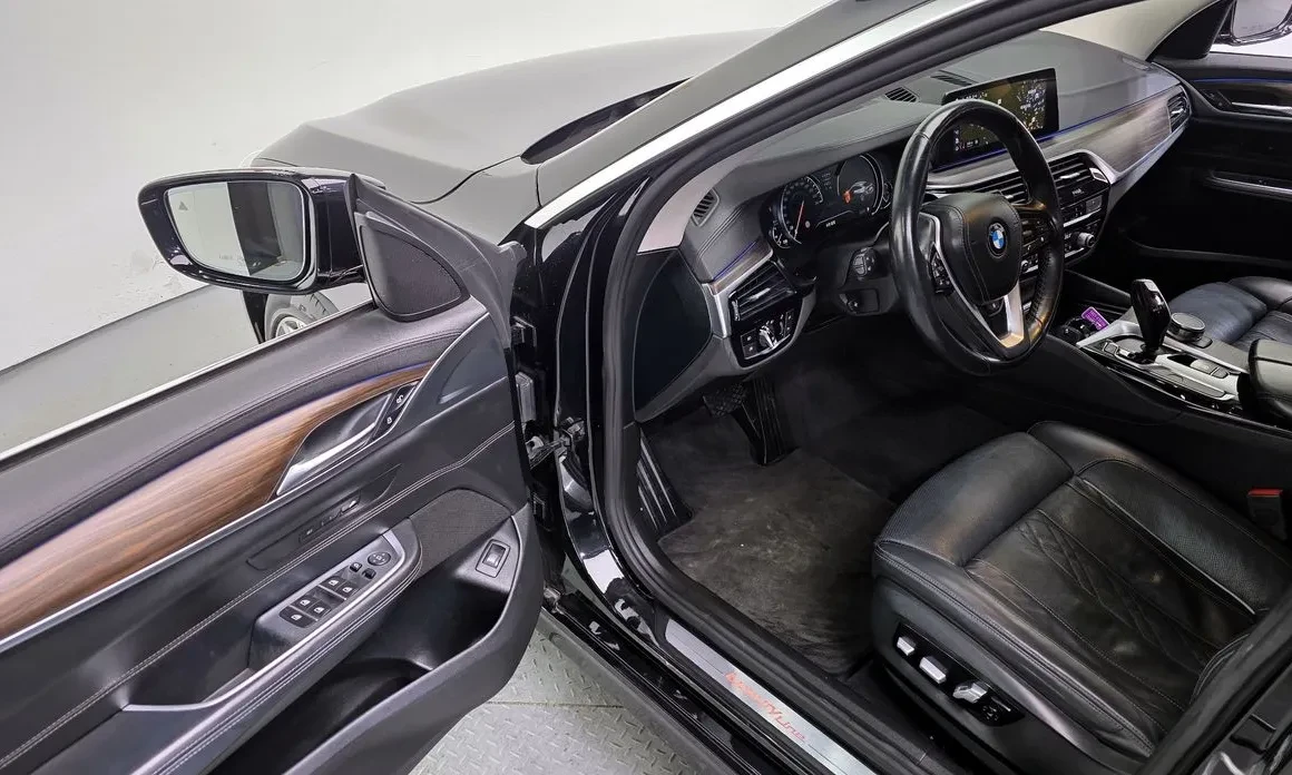 BMW 6 GT 30D xDrive / DIGITAL / ОБДУХ / HUD / PANO / 360, снимка 6 - Автомобили и джипове - 54635784