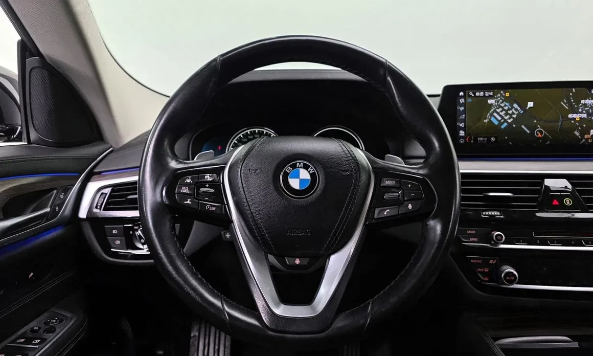 BMW 6 GT 30D xDrive / DIGITAL / ОБДУХ / HUD / PANO / 360, снимка 8 - Автомобили и джипове - 54635784