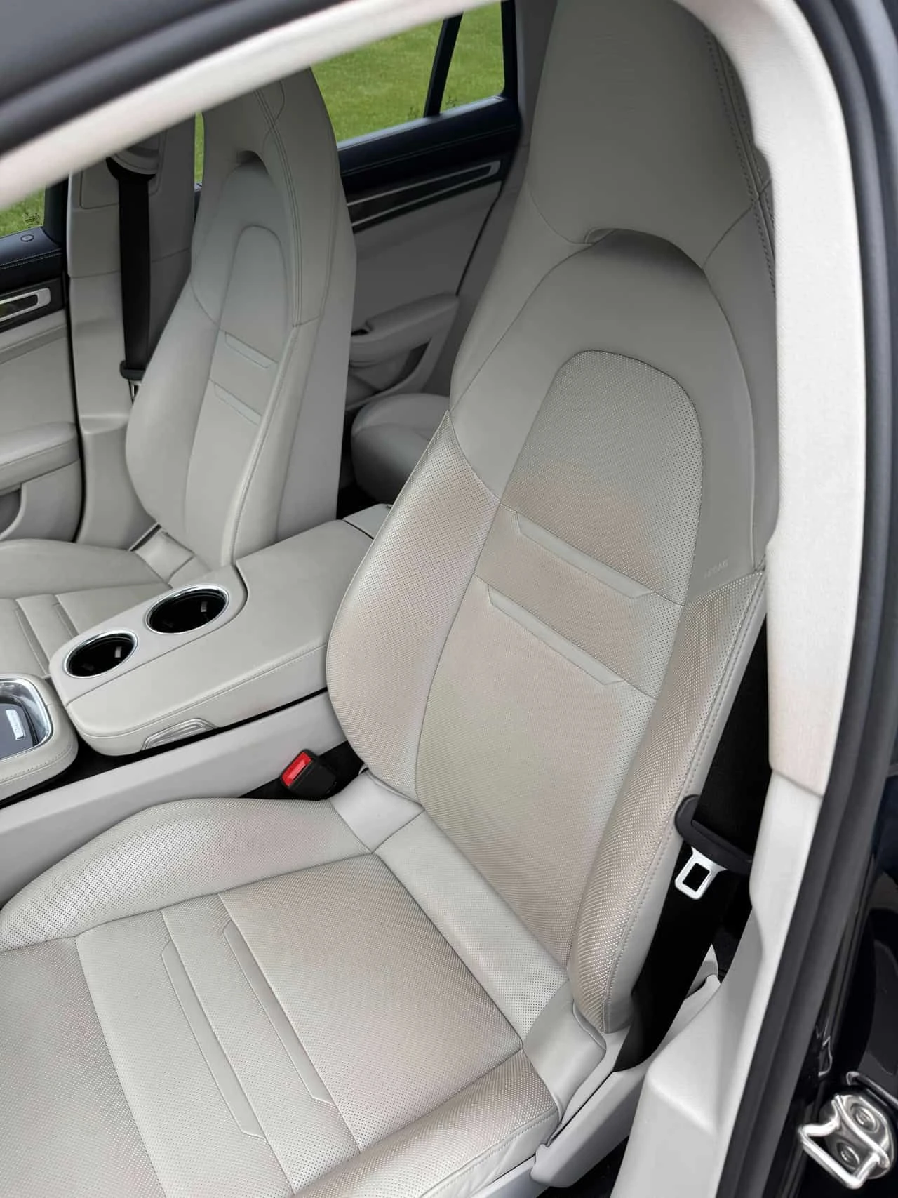 Porsche Panamera 4 E-Hybrid Sport Turismo\BOSE\HUD\360\PANO\, снимка 7 - Автомобили и джипове - 54940262