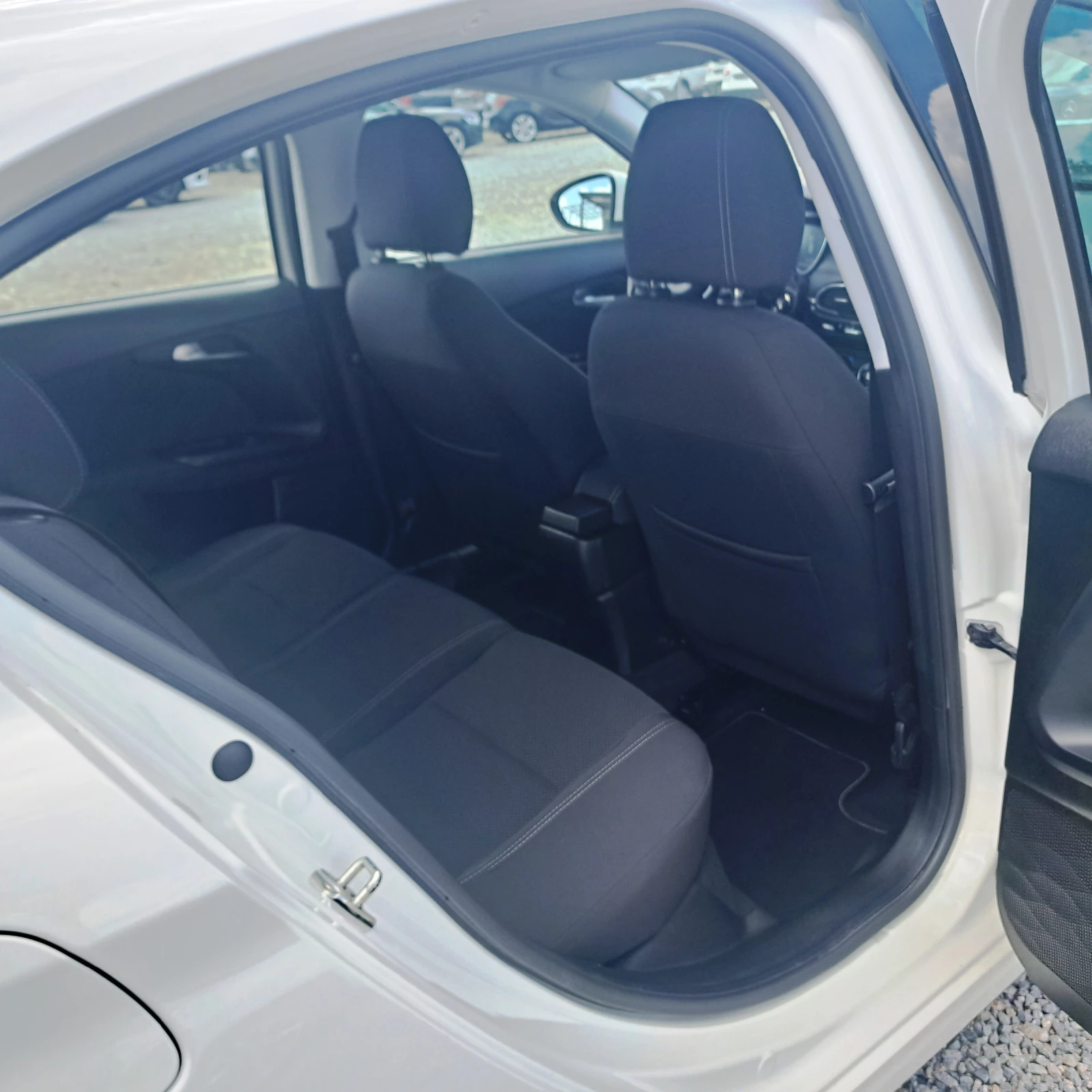 Fiat Tipo  1.3 Mjt S&S* DIGITAL* CAM* DISTR* LED* FULL&FULL, снимка 12 - Автомобили и джипове - 54981424