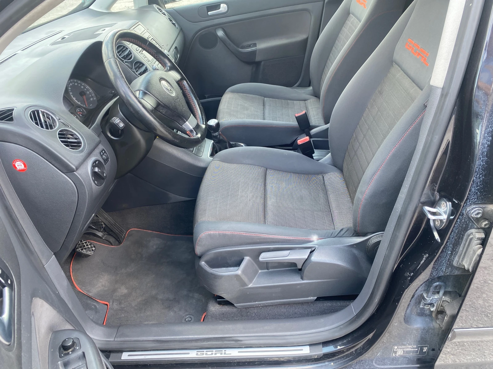 VW Golf Plus 1.6 I Перфект, снимка 8 - Автомобили и джипове - 55063270