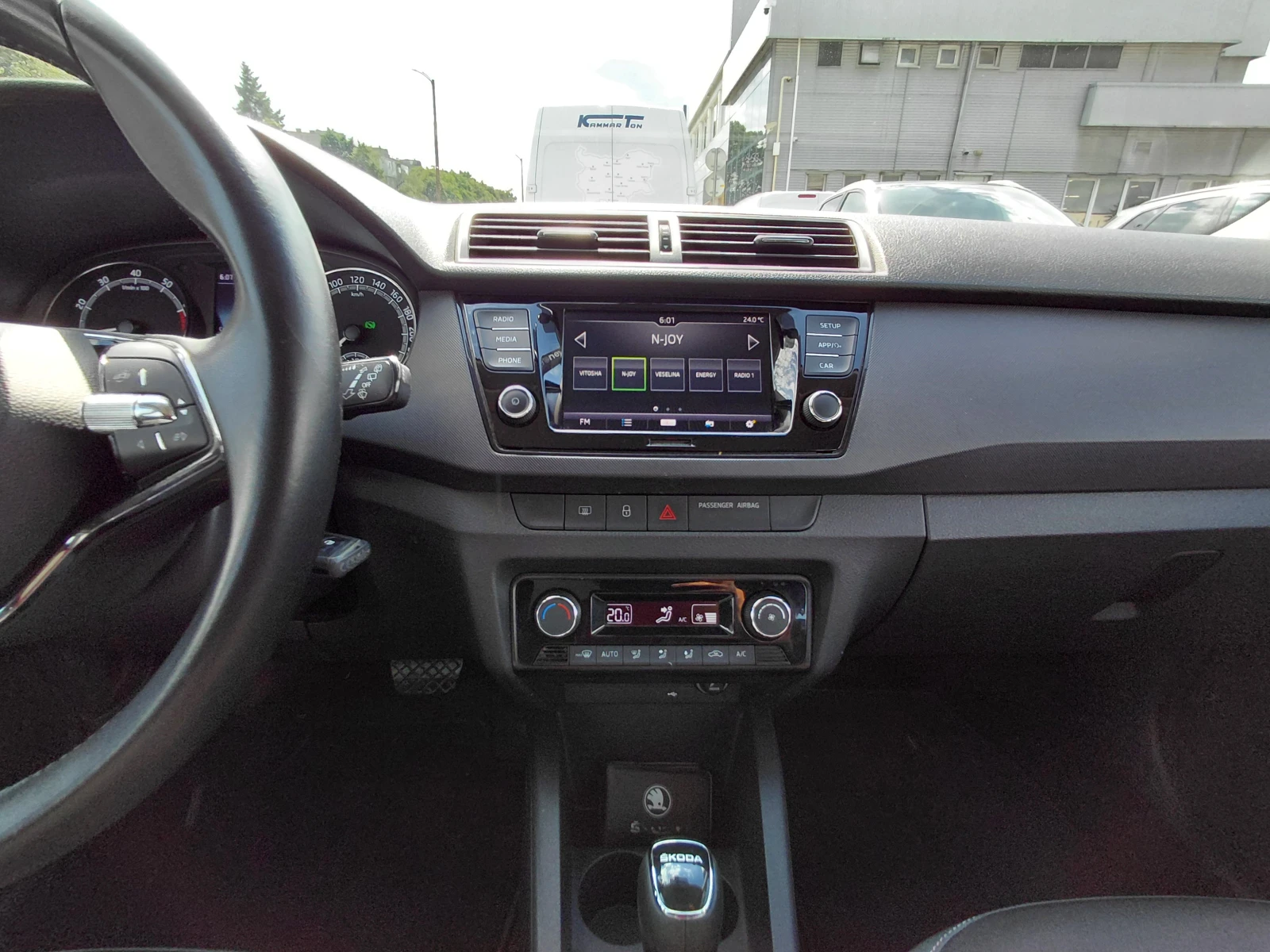 Skoda Fabia 1.0TSi/95k.c./Business / Automatic, снимка 10 - Автомобили и джипове - 55265102