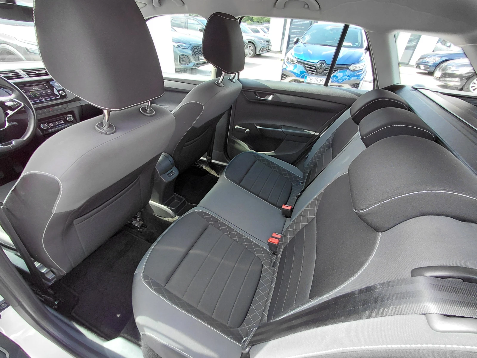 Skoda Fabia 1.0TSi/95k.c./Business / Automatic, снимка 16 - Автомобили и джипове - 55265102