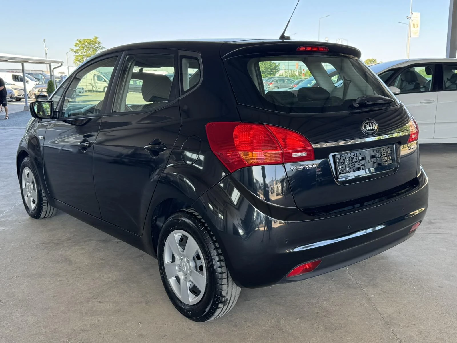 Kia Venga 1.4CRDI* 90ps* 6ск* КЛИМАТИК* ПАРКТРОНИК, снимка 3 - Автомобили и джипове - 55472132