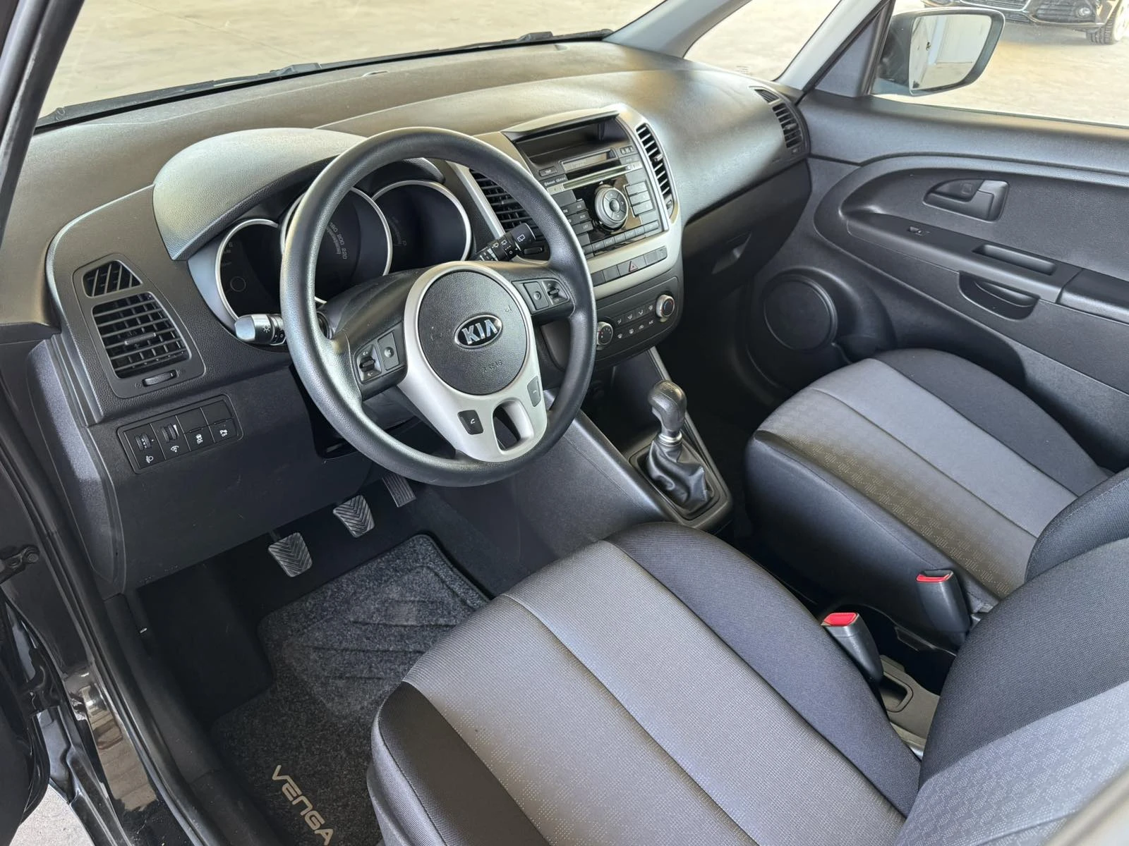 Kia Venga 1.4CRDI* 90ps* 6ск* КЛИМАТИК* ПАРКТРОНИК, снимка 9 - Автомобили и джипове - 55472132
