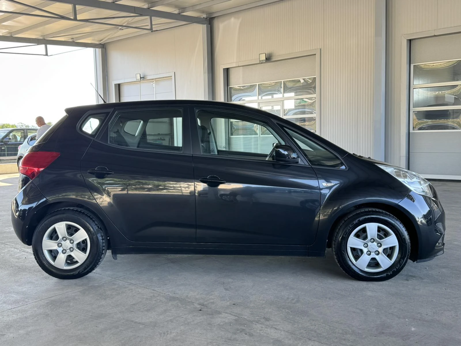 Kia Venga 1.4CRDI* 90ps* 6ск* КЛИМАТИК* ПАРКТРОНИК, снимка 6 - Автомобили и джипове - 55472132