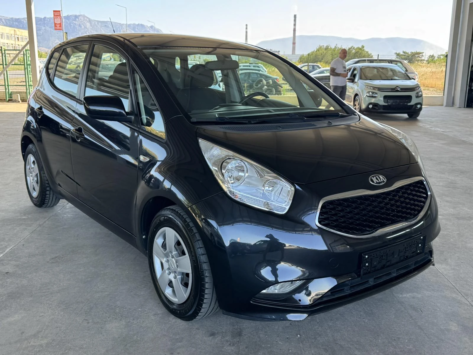 Kia Venga 1.4CRDI* 90ps* 6ск* КЛИМАТИК* ПАРКТРОНИК, снимка 7 - Автомобили и джипове - 55472132