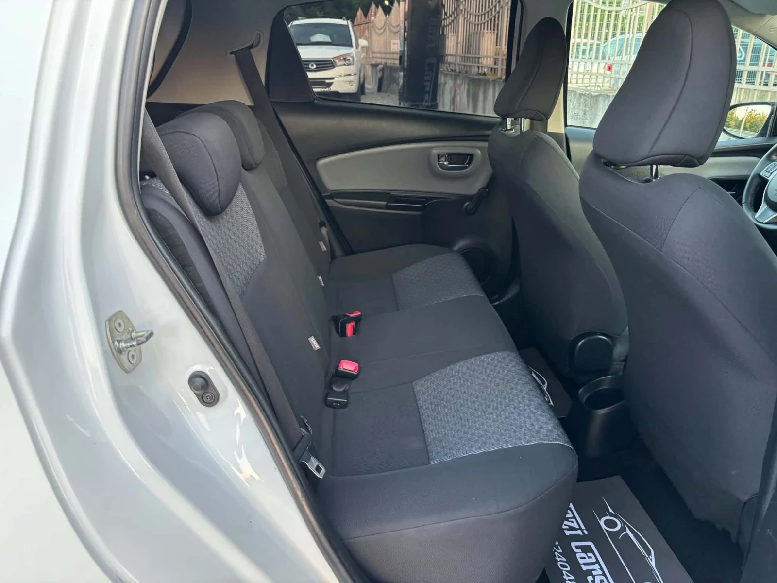 Toyota Yaris 1.4 D-4D/ 90 к.с./ НАВИ/ КАМЕРА/ 6 СКОРОСТИ, снимка 12 - Автомобили и джипове - 55565905