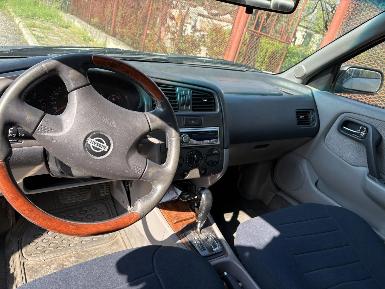 Nissan Primera, снимка 5 - Автомобили и джипове - 55663268