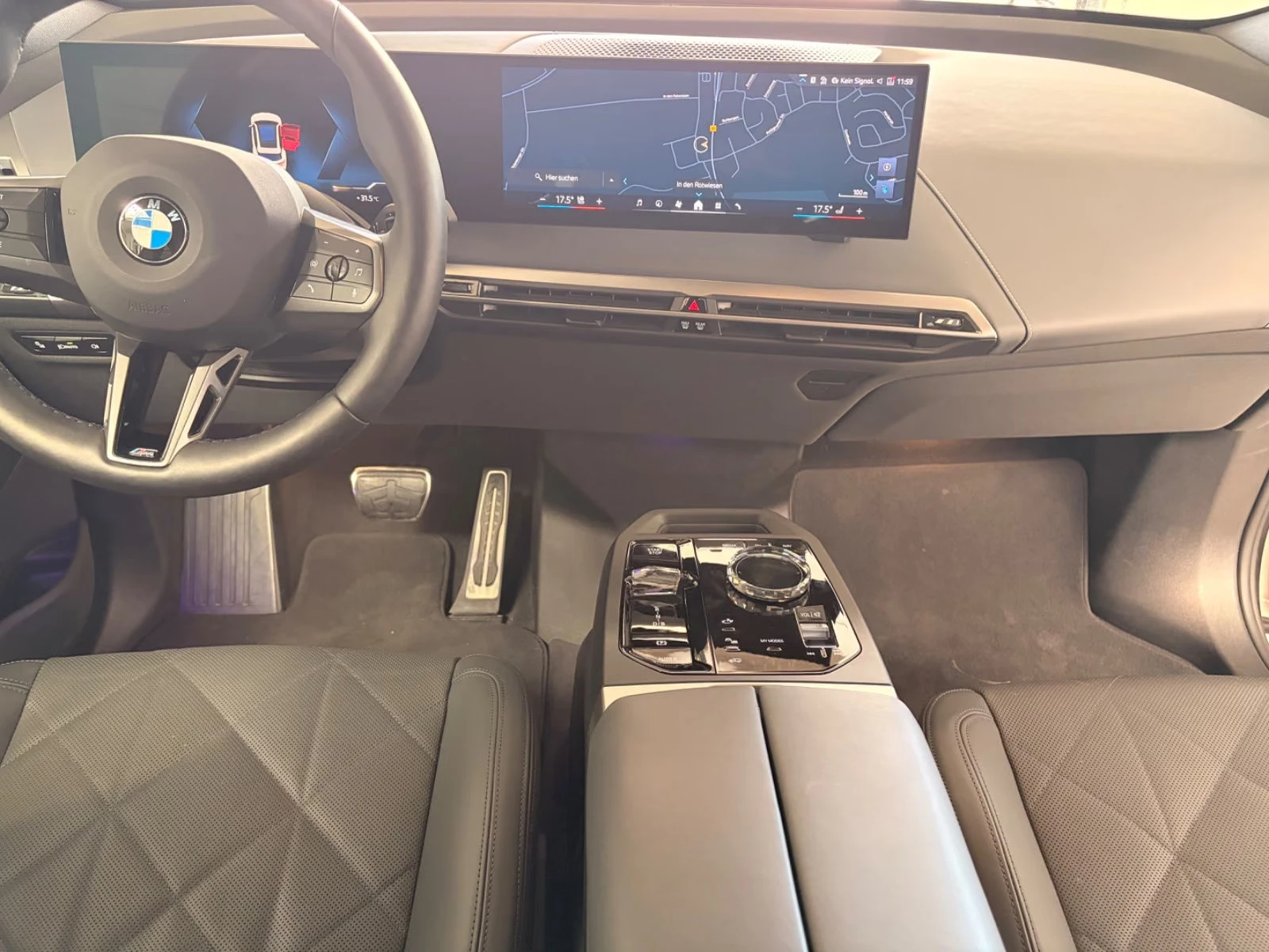 BMW iX xDrive45/408HP/M-SPORT/AIR/PANO/360/MEMO/H&K/607q, снимка 7 - Автомобили и джипове - 55702579