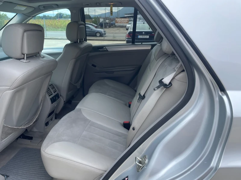 Mercedes-Benz ML 320, снимка 9 - Автомобили и джипове - 47202630