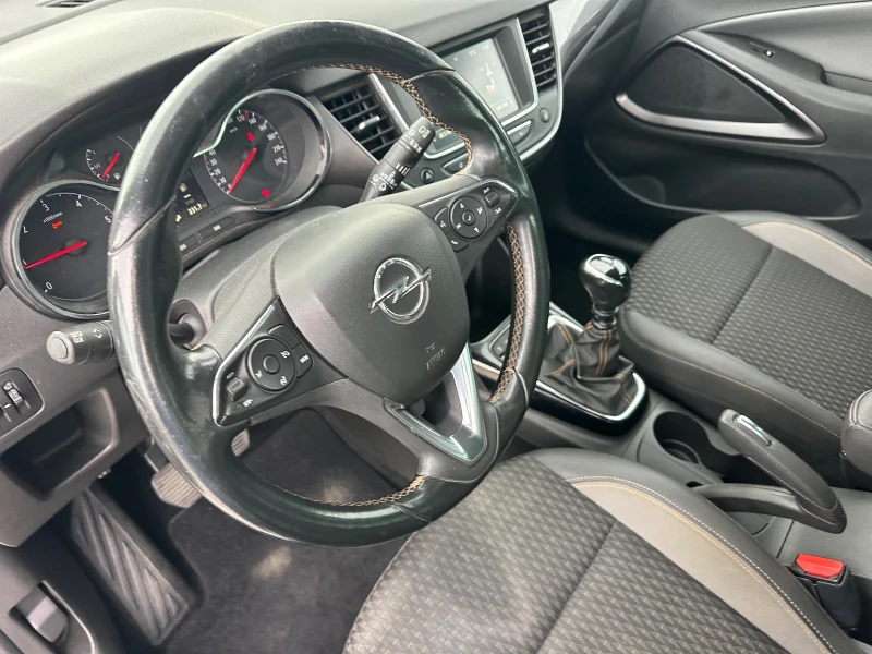Opel Crossland X 1.6D, снимка 11 - Автомобили и джипове - 52690141