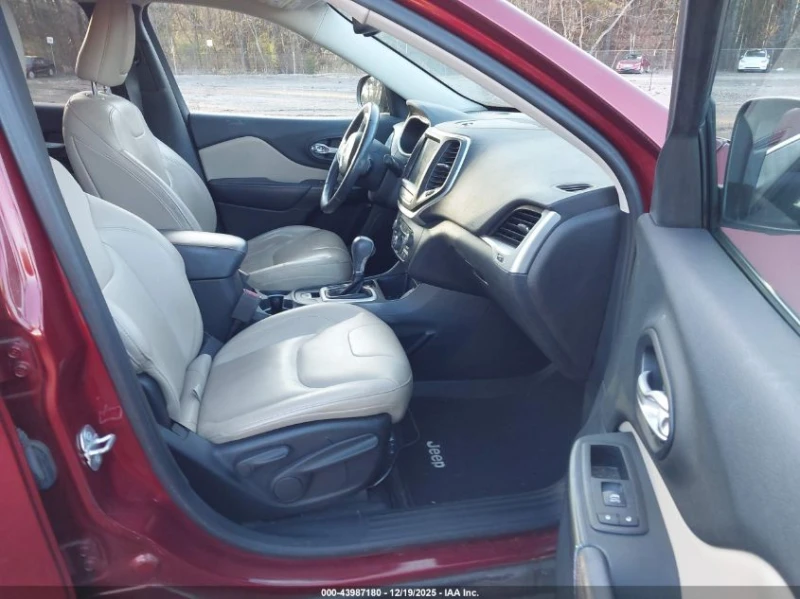 Jeep Cherokee 3.2L V-6 DOHC, 271HP Front Wheel Drive, снимка 10 - Автомобили и джипове - 53113071