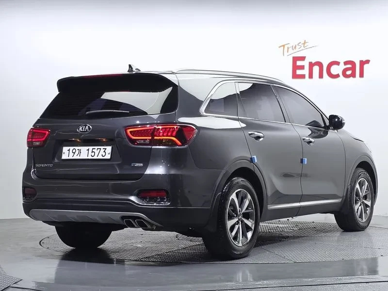 Kia Sorento Diesel 2.0 2Wd Prestige, снимка 2 - Автомобили и джипове - 56207955