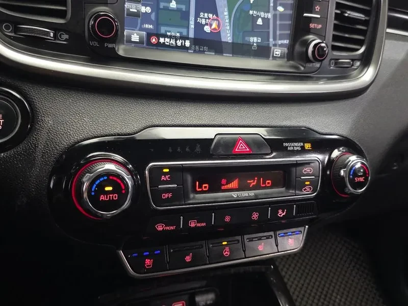 Kia Sorento Diesel 2.0 2Wd Prestige, снимка 17 - Автомобили и джипове - 56207955