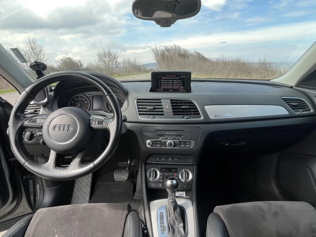 Audi Q3 2.0 TFSI, снимка 10 - Автомобили и джипове - 54044730