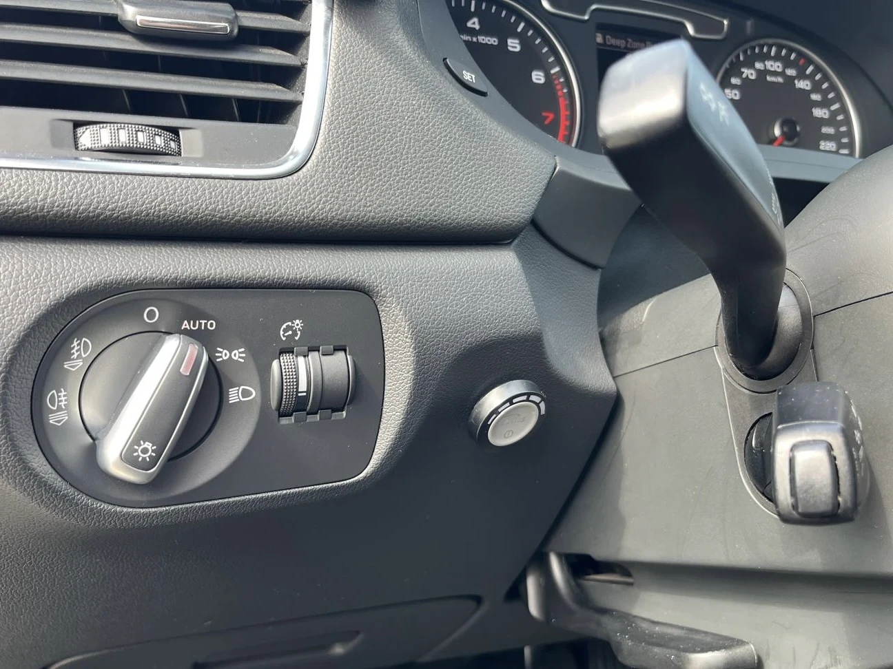 Audi Q3 2.0 TFSI, снимка 7 - Автомобили и джипове - 54044730