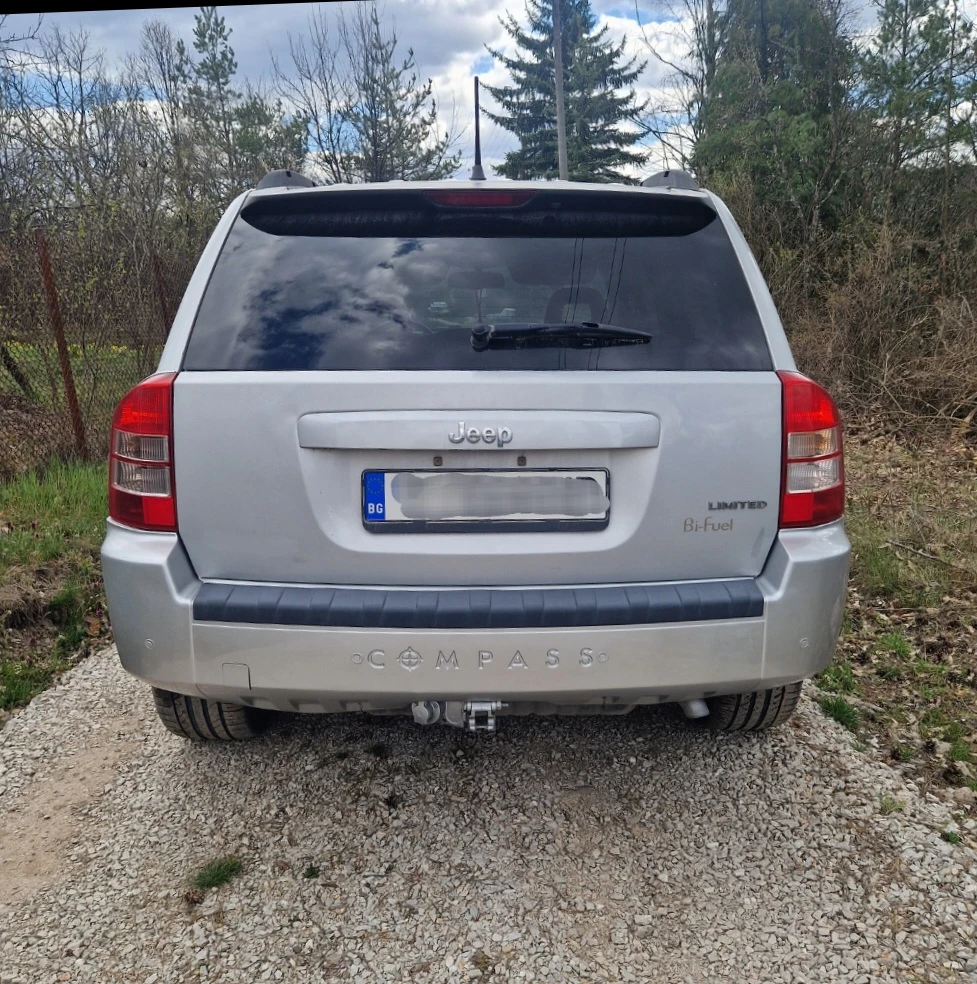 Jeep Compass 2.4i - GAZ, снимка 3 - Автомобили и джипове - 54158748