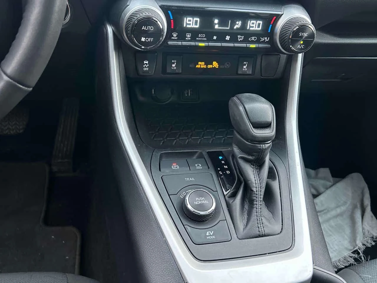 Toyota Rav4 Hybrid XLE /CARFAX/���� �� ������  | Mobile.bg � ����������� 9