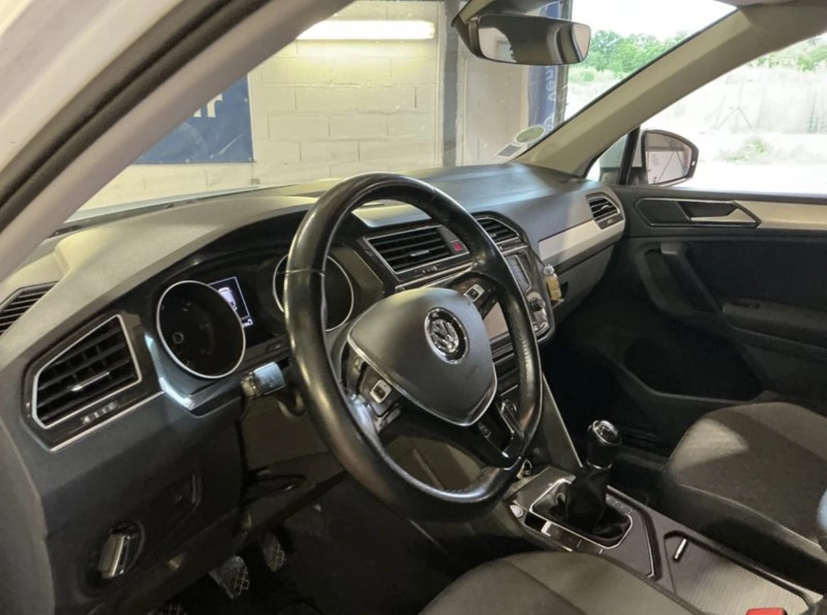 VW Tiguan 2.0TDI/ОЧАКВАН ВНОС/, снимка 6 - Автомобили и джипове - 54682937