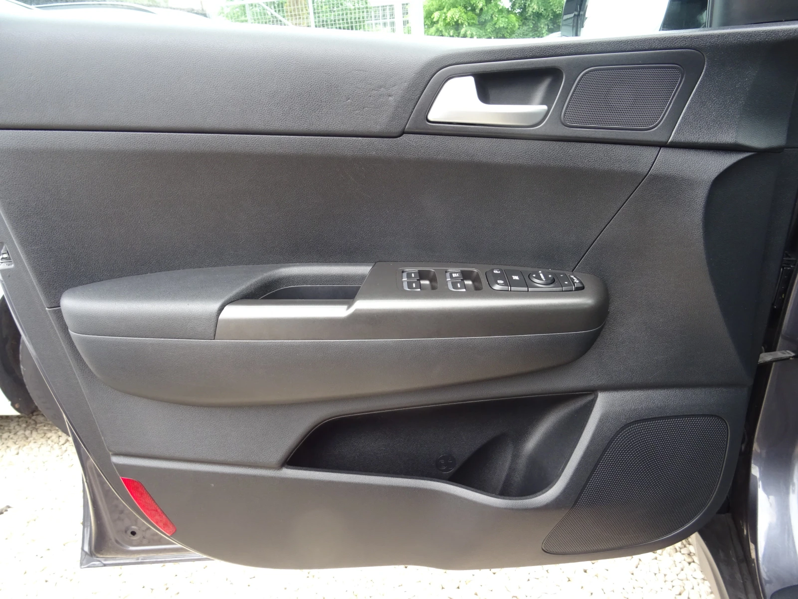 Kia Sportage 1.7crdi 2WD Cool, снимка 8 - Автомобили и джипове - 54778833