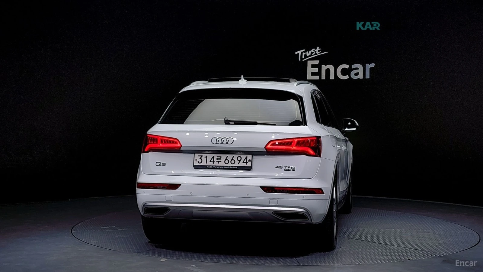 Audi Q5 45 TFSI QUATTRO PREMIUM* 360* НАВИ* КОЖА* ПАНО* HU, снимка 4 - Автомобили и джипове - 55061266