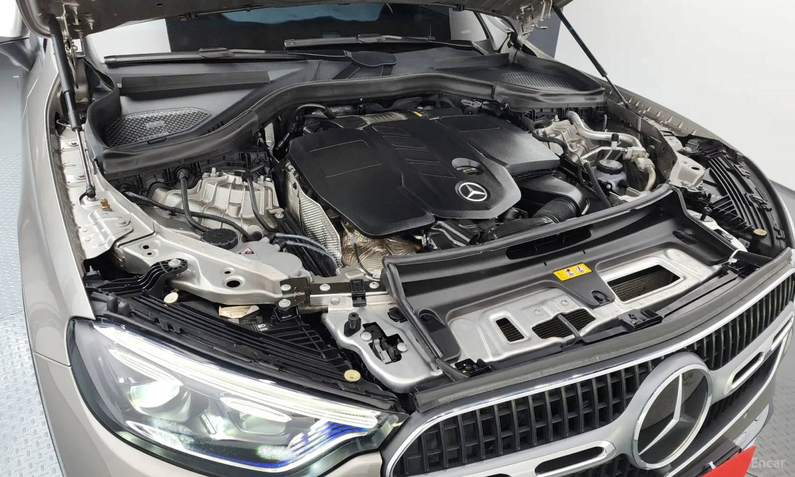 Mercedes-Benz GLC 220, снимка 6 - Автомобили и джипове - 55282620