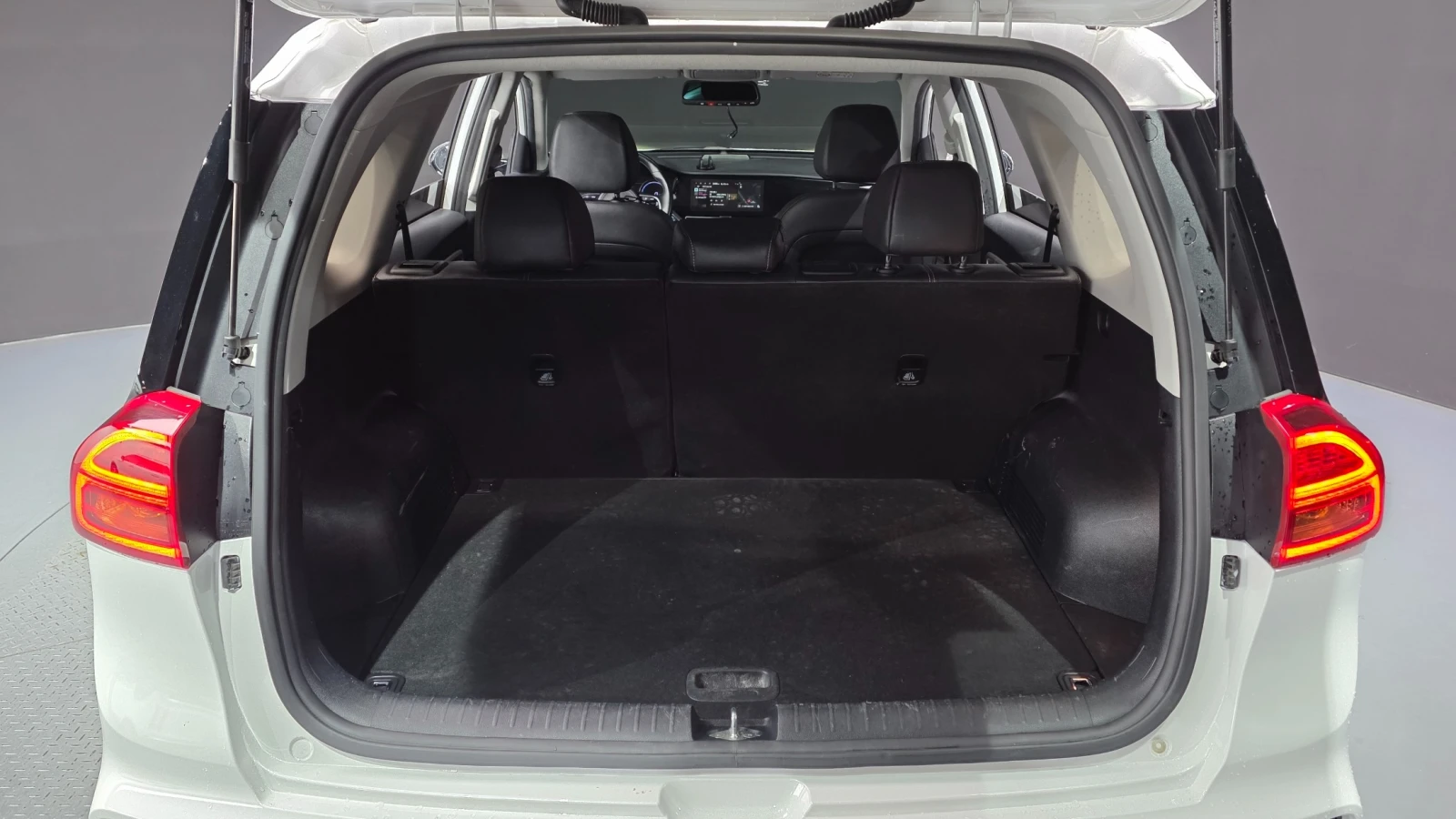 Kia Niro, снимка 13 - Автомобили и джипове - 56065096