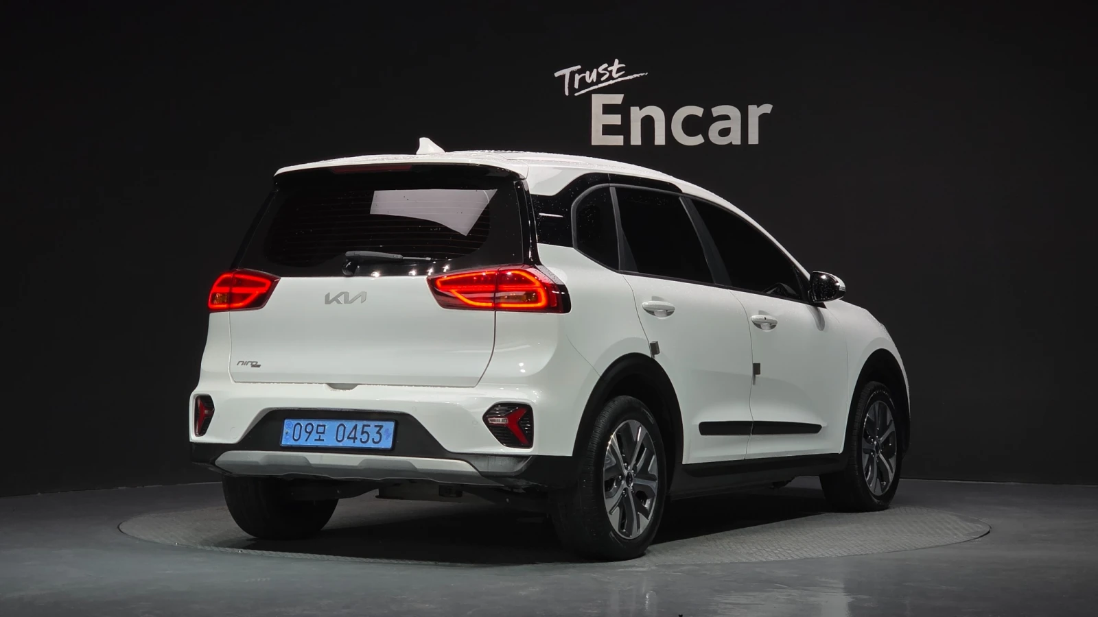Kia Niro, снимка 2 - Автомобили и джипове - 56065096