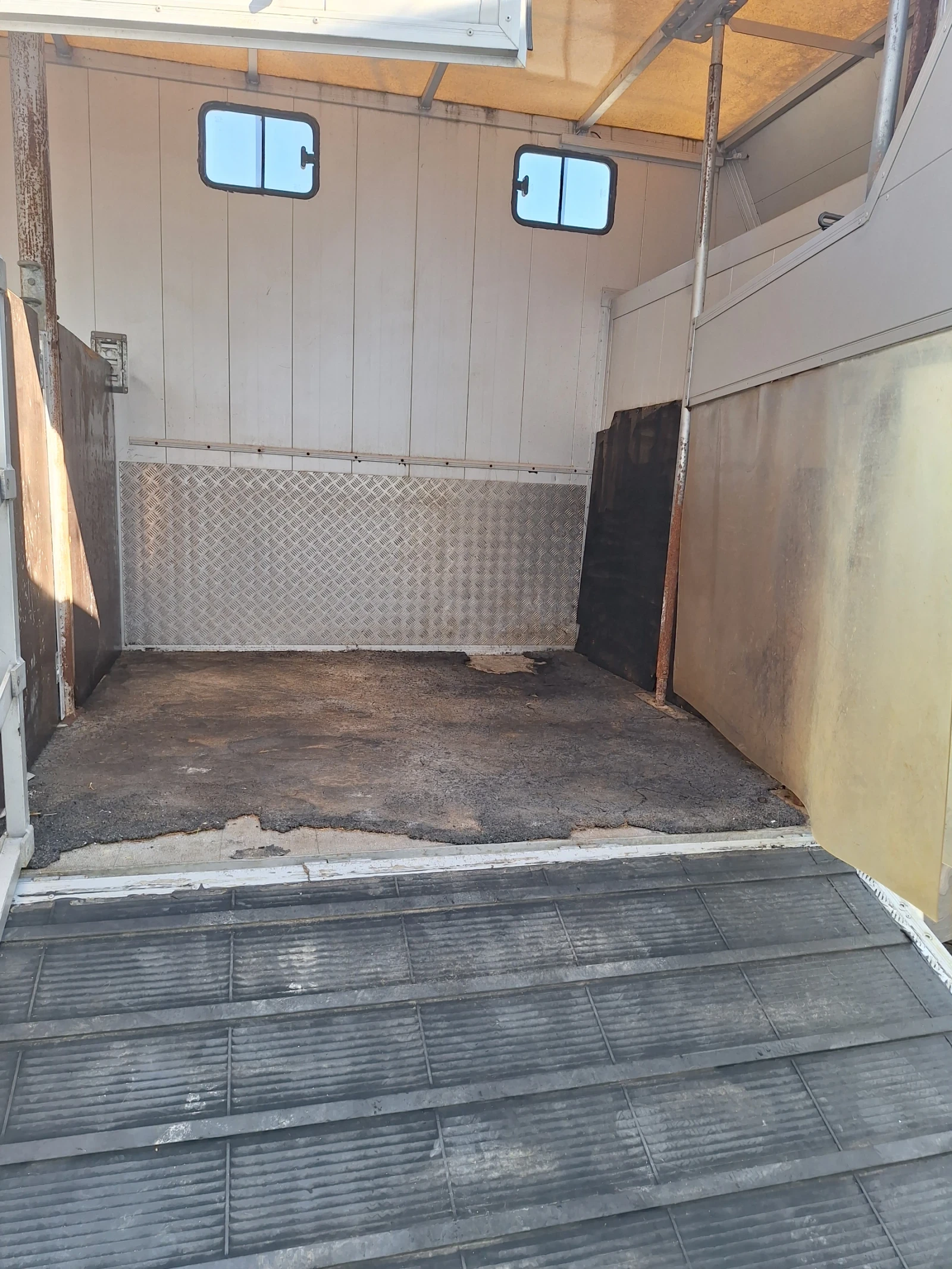 Iveco Daily 65C Кемпер каравана за коне, снимка 7 - Бусове и автобуси - 53865712