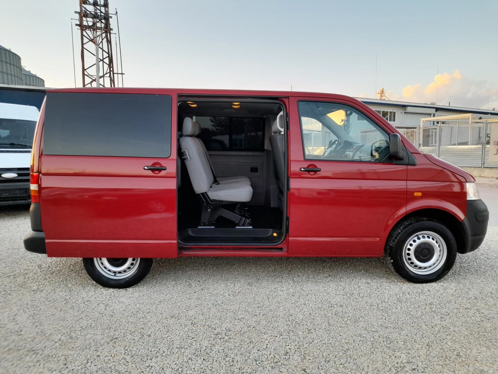 VW T5 1.9TDI CARAVELLE, снимка 8 - Бусове и автобуси - 54991254