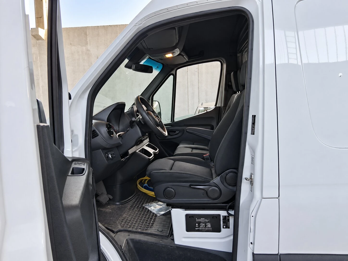 Mercedes-Benz Sprinter 311 55 kWh Камера Климатик Подгрев SlamLock, снимка 5 - Бусове и автобуси - 56160305
