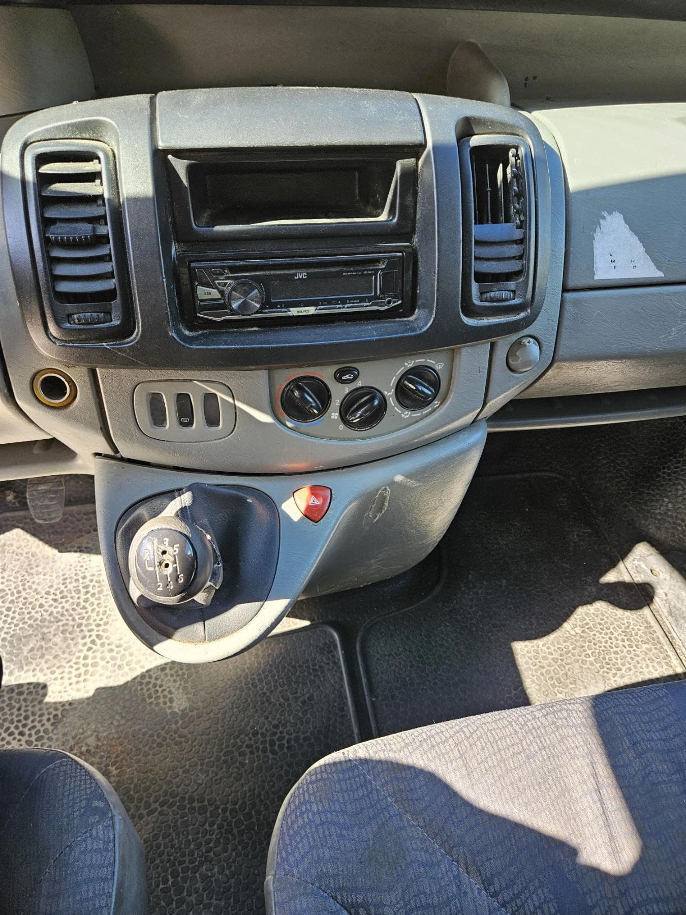 Renault Trafic, снимка 9 - Бусове и автобуси - 56357658