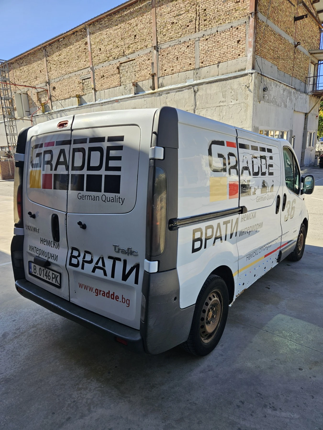 Renault Trafic, снимка 4 - Бусове и автобуси - 56357658