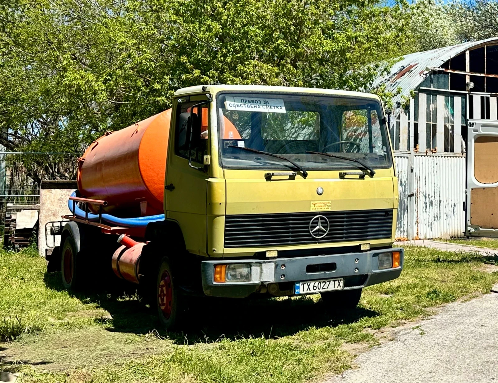 Mercedes-Benz 814 Вакум Цистерна, снимка 10 - Камиони - 54371176
