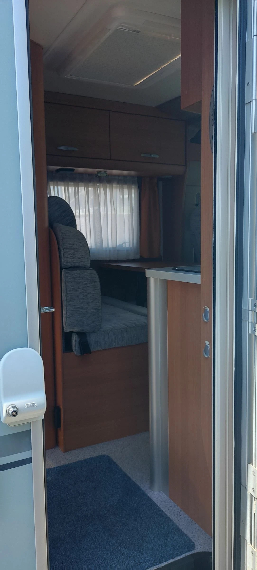 Кемпер Knaus Sport TI 600, снимка 7 - Каравани и кемпери - 54691915