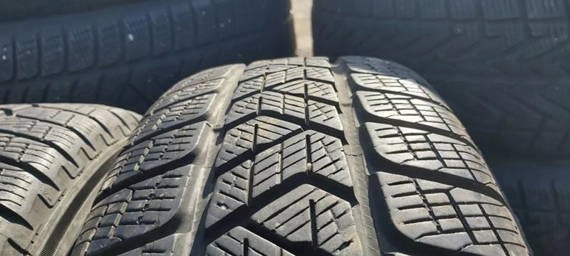 Гуми Зимни 215/70R16, снимка 5 - Гуми и джанти - 30918551