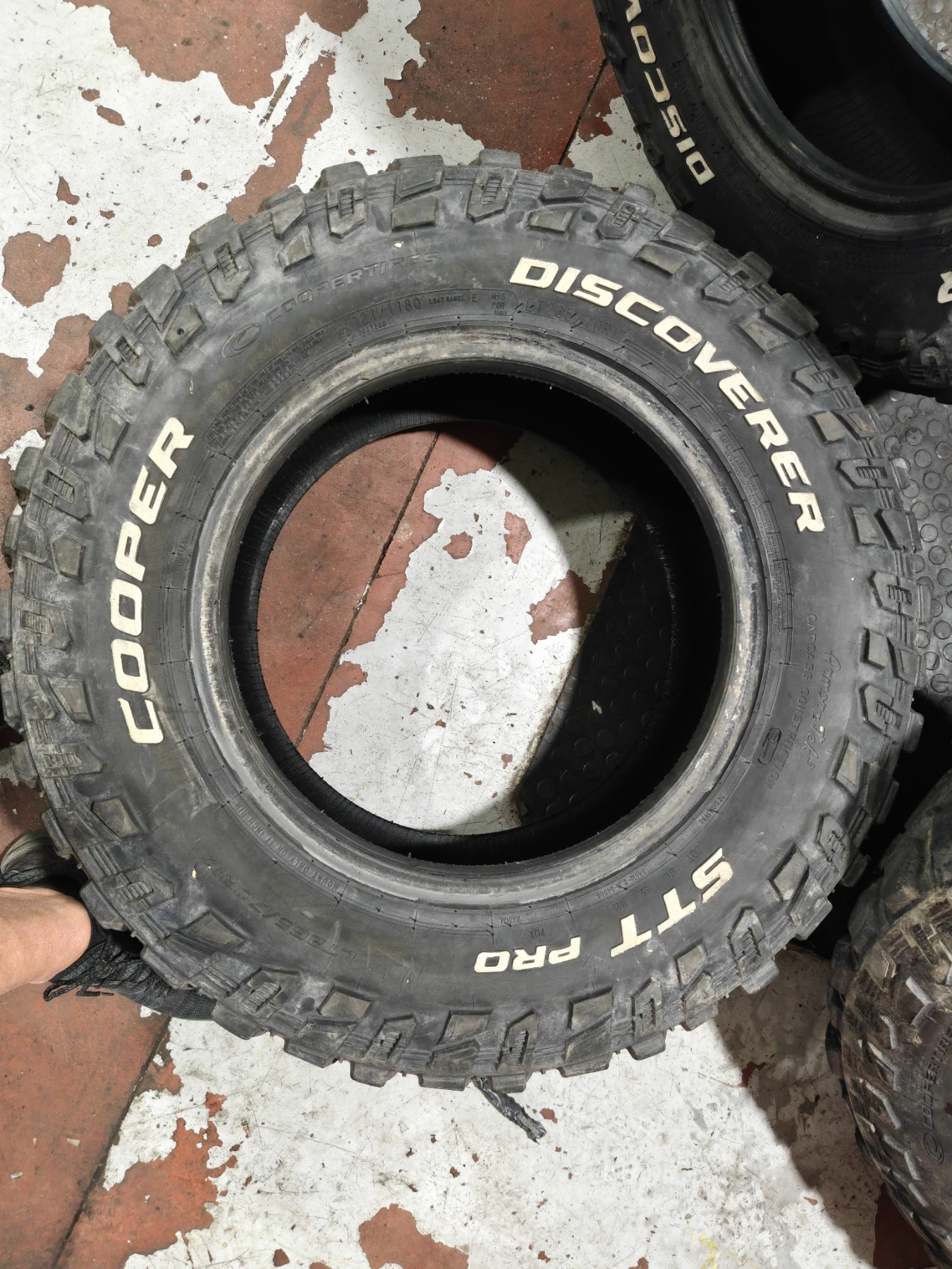 Гуми Всесезонни 265/70R17, снимка 2 - Гуми и джанти - 55297021