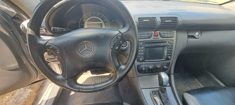 Mercedes-Benz C 200, снимка 3 - Автомобили и джипове - 43592713