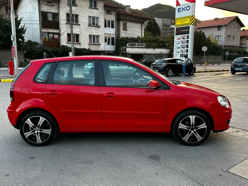 VW Polo 1.6 АВТОМАТ УНИКАТ, снимка 7 - Автомобили и джипове - 47526695